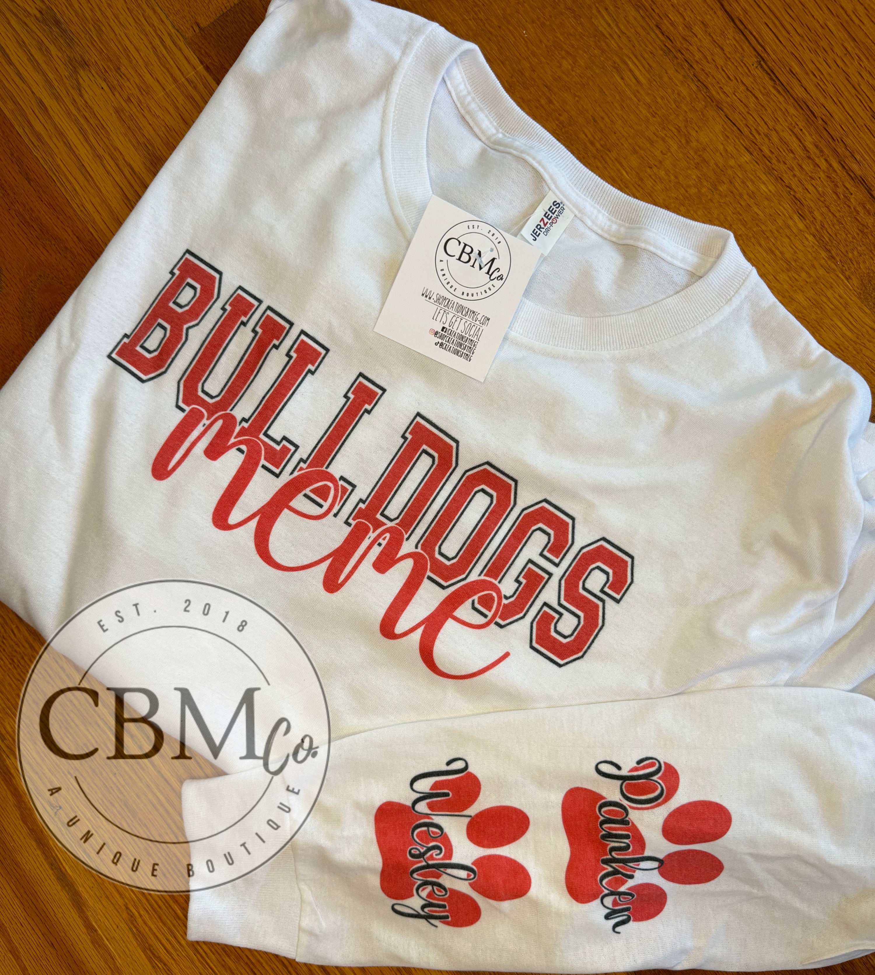 Bulldogs Mom With Paw Names - Customizable!